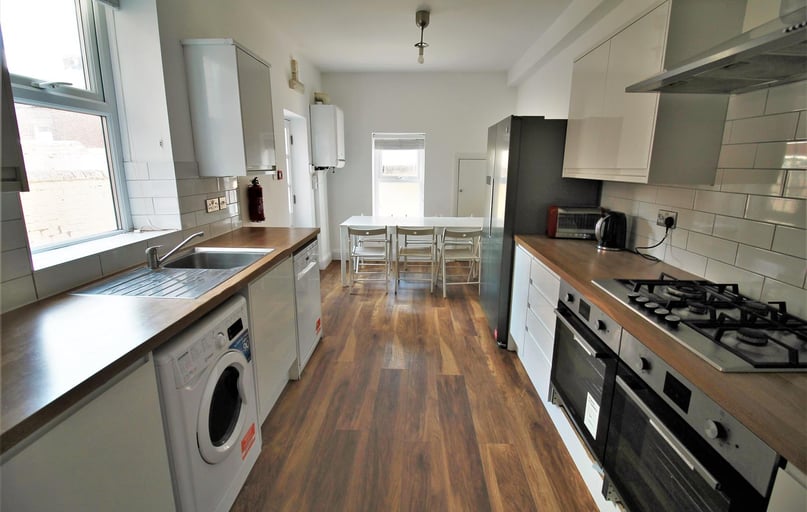 Sunbury Avenue, Jesmond, Newcastle - Image 1